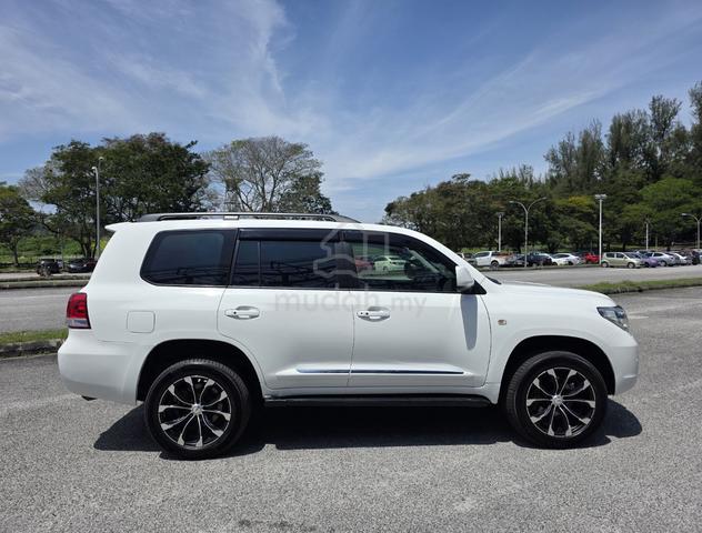 2010 Toyota LANDCRUISER 4.5 (A) DIESEL V8 7SEATER - 3