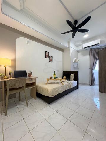 Fully Furnished Single Room at Kelana Puteri Condo! Near LRT & Mall! 1