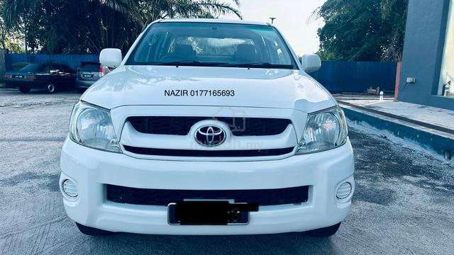 2011 Toyota HILUX 2.5 STD FACELIFT (M) - 5