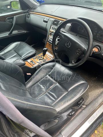 2000 Mercedes Benz E240 CLASSIC (CBU) 2.6 (A) - 3