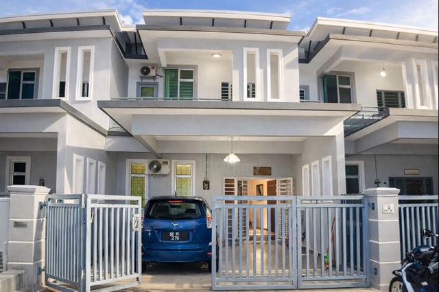 [FREEHOLD OPEN] Taman Merak Mas teres dua tingkat untuk dijual 1