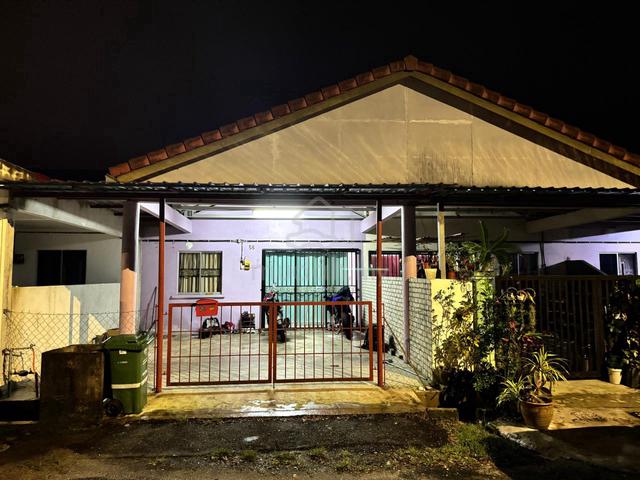 RUMAH DI PERKAMPUNGAN INDERA SEMPURNA TERES SETINGKAT, Kuantan Pahang 1