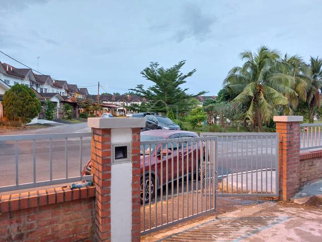 Kulai Bandar Indahpura double storey endlot / unfurnished 1