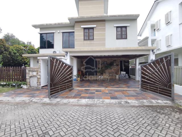 Double Storey Zero Lot Bungalow Royale Palms Putra Heights Subang Jaya 1