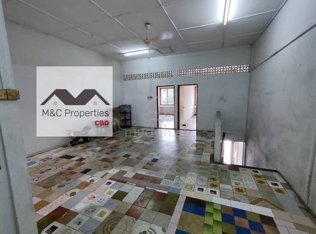 Jalan Rahang Kecil Facing Main Road First Floor 22 x 75 Shop For Rent 1