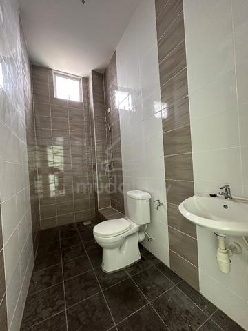 Extra Long Car Park Taman Pasir Indah Sg Dua Double Storey Terrace 5
