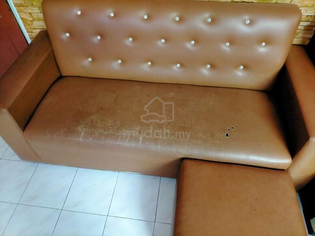 Sofa 3 seater  - photo 2 of 4