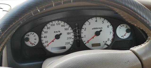 2004 GOLD Nissan Sentra 1.6 Sedan - 5