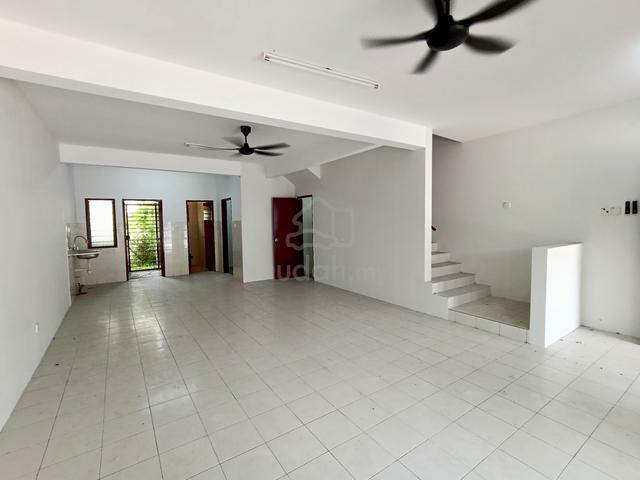 ( KEMAS & BERSIH ) Jalan KE13 Ivory Kota Emerald 1