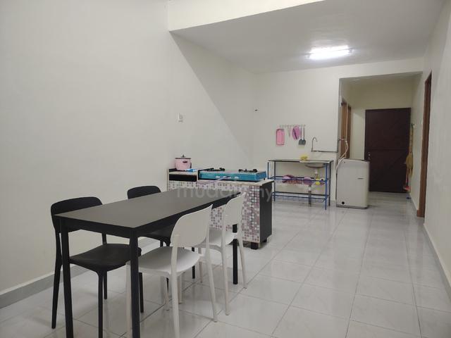 Bilik terakhir untuk disewa Taman Cenderawasih (berhampiran tmn Nuri)  1