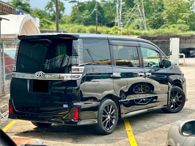 2021 Toyota VOXY 2.0 ZS KIRAMEKI III (A) $118k!!! - 3