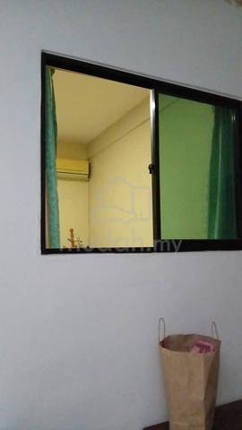 Room for rent / Bilik untuk disewa  1