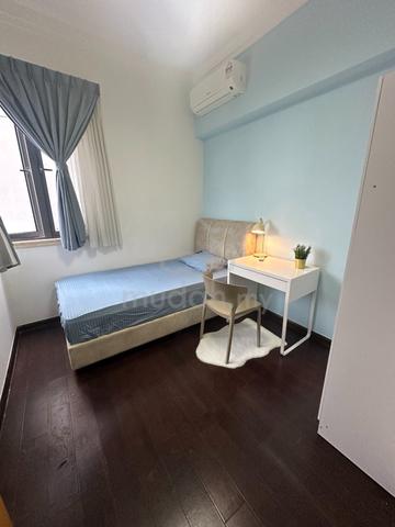 R&F Air-conditioned room (new super single bed, wadrobe/table/chair) 1