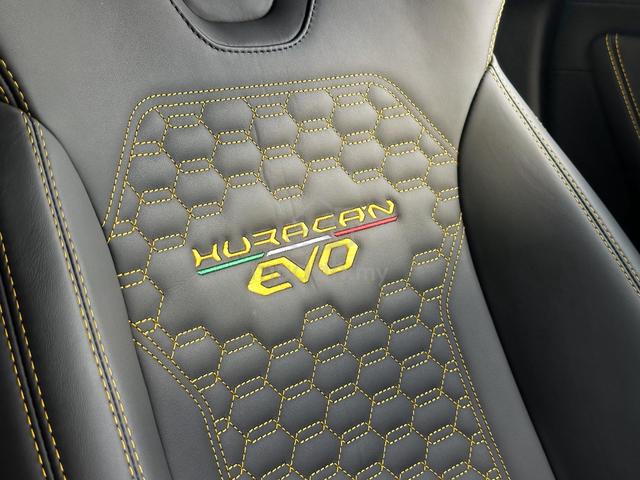 2021 Lamborghini HURACAN 5.2 LP610 EVO*LOW MILEAGE - 4