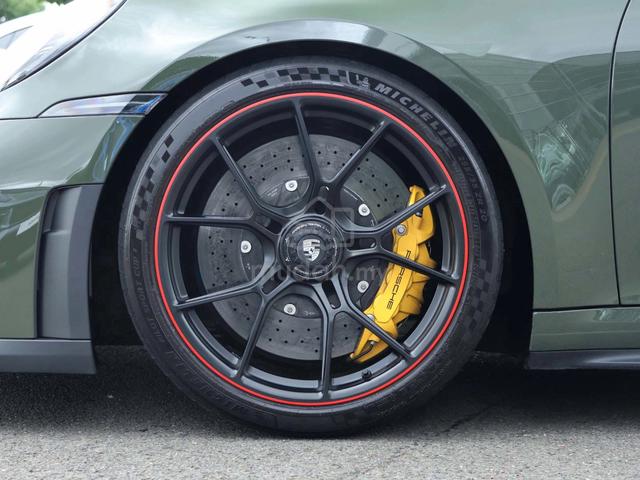2025 Porsche 911 GT3 Touring PDK PTS-BLACKOLIVE - 3
