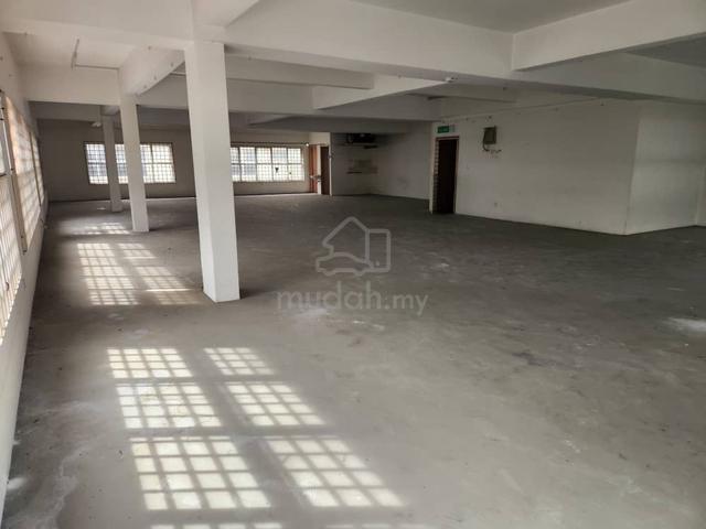 Tingkat 1 End lot Psk Pusat Perdagangan Seri Kembangan for rent 3