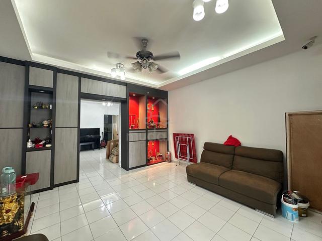 Full Loan Fully Renovated Unit Bandar Puteri jaya  2 Storey Teres 1