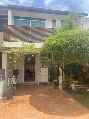 Tastefully designed 2 Storey Terrace @ Island Glades For Sale 1