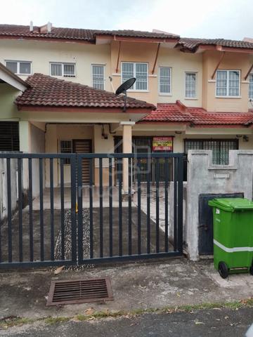 Rumah di Taman Seri Mahkota Aman untuk Dijual 1