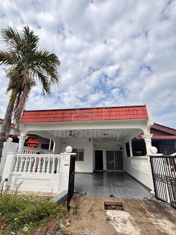 1 Storey Taman desa Semenyih ,22x75 ,facing Grassland,fully extended 1