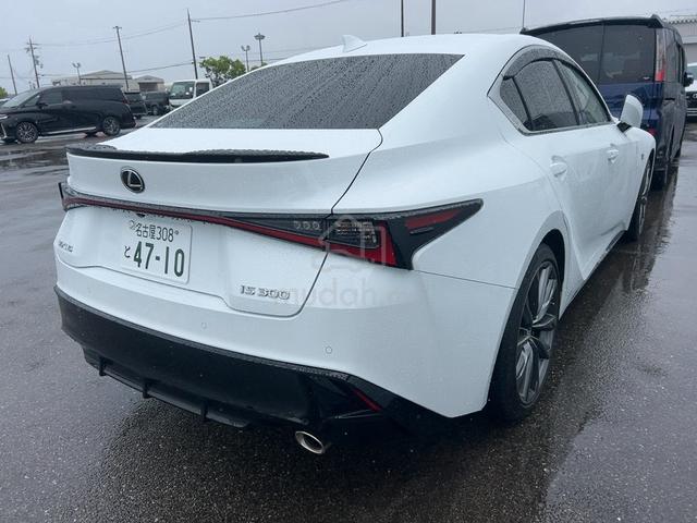 2022 SALE Lexus IS300 F-SPORT 2.0cc (A) - 4
