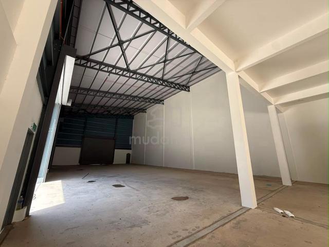 1.5Factory Butterworth Facing Highway FOR RENT 1