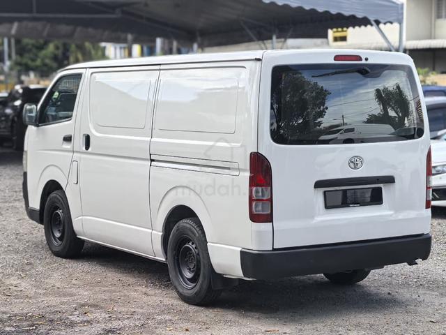 2007 Toyota Hiace 2.5 Panel Van - 3