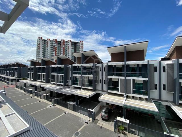 Extra Backyard Spectrum Garden 3 Storey Terrace Good Location BM 1