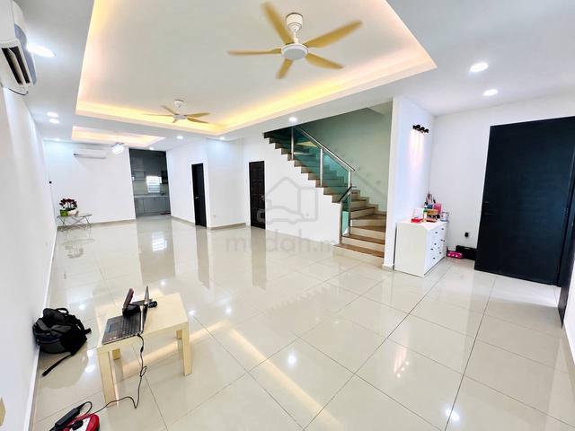 RENOVATED‼️ Double Storey Terrace Bangi Avenue 2 1