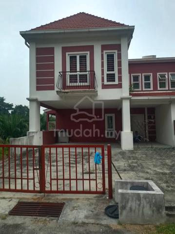 Double Storey Semi-detached House Taman Salak Maju for Rent 1