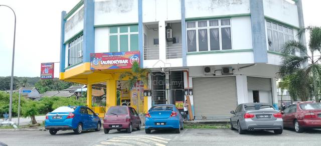 Double storey shop first floor Pusat Perniagaan Salak 2 selangor 1