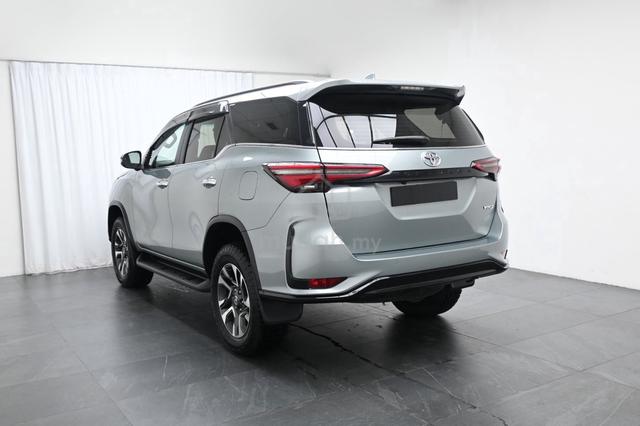 2021 Toyota FORTUNER 2.8 VRZ FSR 1-OWNER TIPTOP - 4