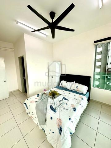 Master Room with A/C at The Zizz, Damansara Damai (Female only) 1