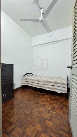 Room FOR RENT MENARA PELANGI 1