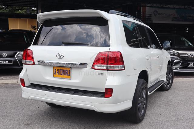 REG 2011 Toyota LANDCRUISER 4.5 LC200 (A) VX SPEC - 3