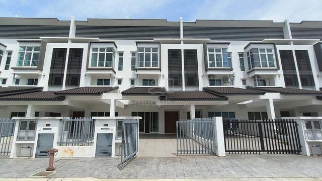 Taman Paramount PJ Superlink House【~3,000 sqft/ Never Stay】5min to LRT 1