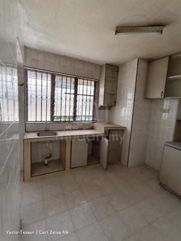 Flat Taman Ungku Tun Aminah 1