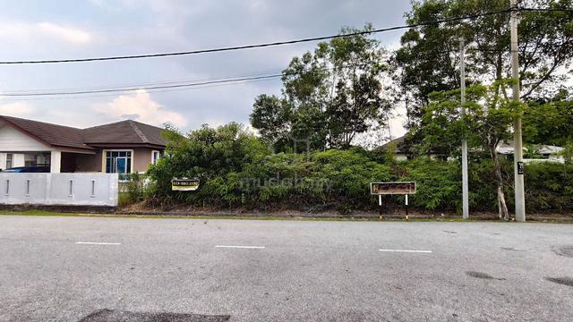 DEPAN SURAU Tanah Lot Banglo Untuk Dijual Bandar Tasik Senangin 1