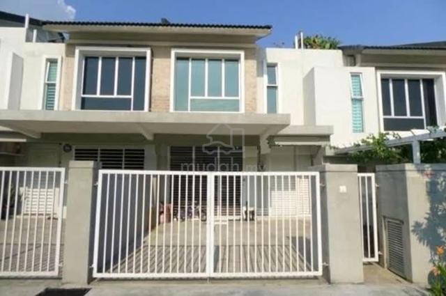 [MURAH, BELOW MARKET] 2-Storey Paragon 202 Taman Lestari Putra Serdang 1