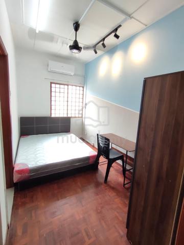 Berjaya Park Landed House, Kota Kemuning, Medium Room, Fully Furnished 1