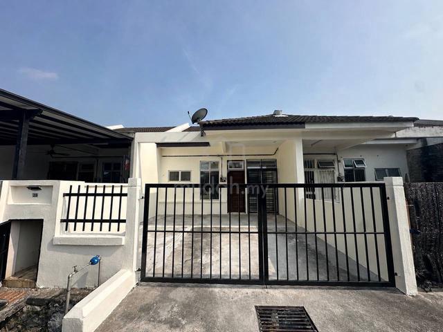NEW REFURBISHED 🔥 Single Storey Terrace SP8 Bandar Saujana Putra 1
