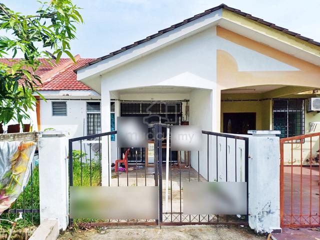 1 Storey Terrace House in Port Dickson [5 min to Pantai Teluk Kemang] 1