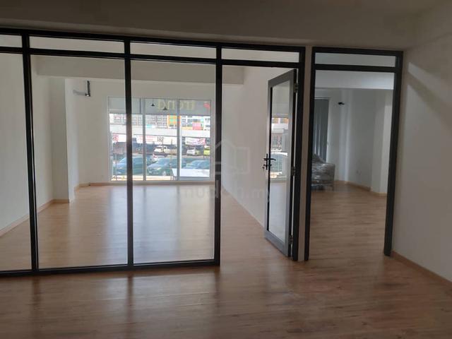 Puchong Bandar Puteri near UOB Bank Modern Office for RENT 2