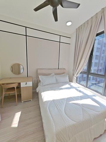Fully Furnish Middle Room Meta Residence meta city apu upm mrt 1