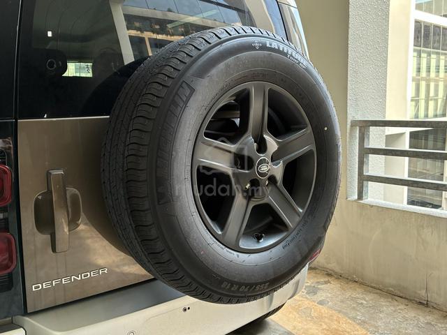 2023 Grade 5A Land Rover Defender RARE UNIT - 4