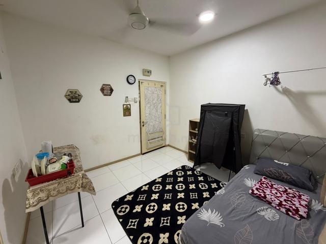 Vista Alam Seksyen 14 Small Room 1
