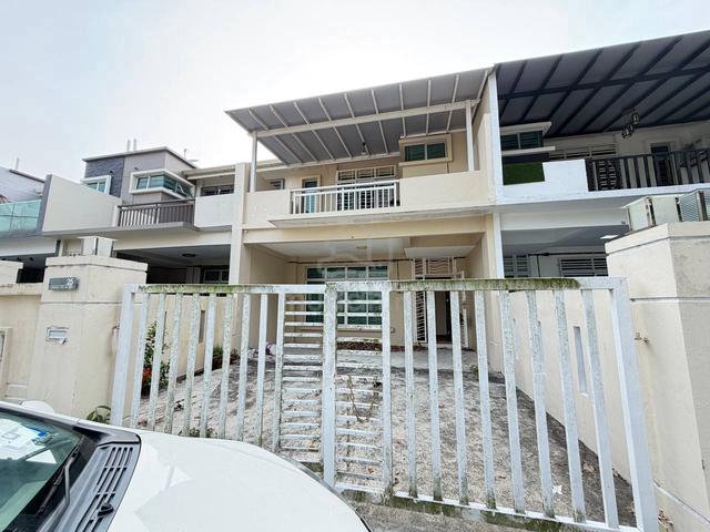 {RUMAH RENOVATED}{RUMAH FAMILY AREA} Jalan SS, Taman Sri Saujana 1