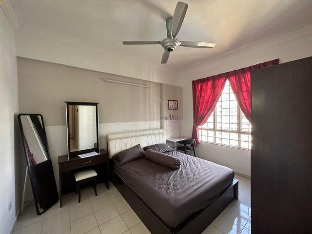 Masterbedroom Queensbay mall bayan lepas 1