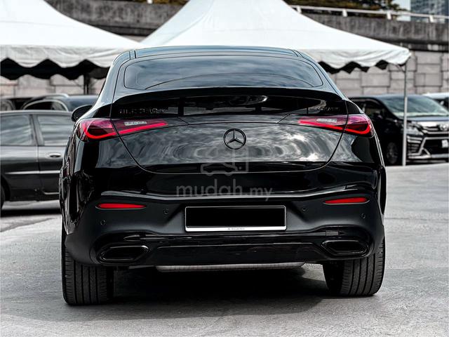 2025 Mercedes GLC350e 4MATIC Blackout PANO 20IN - 4