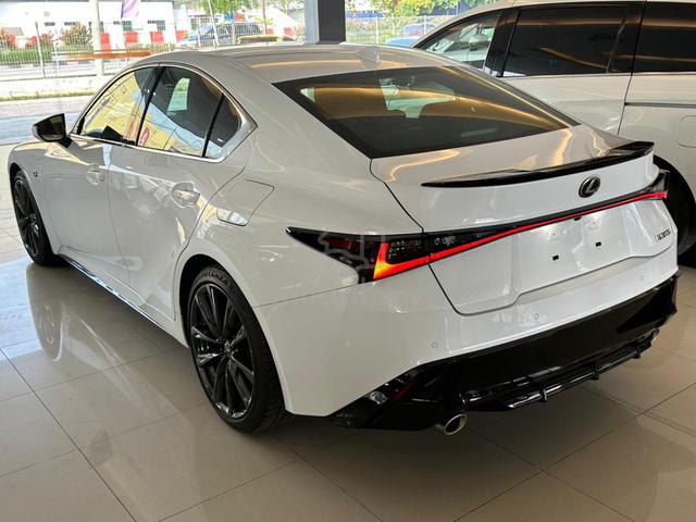 [GRADE 5A] 2022 Lexus IS300 2.0 F-SPORT - 8000 KM - 2
